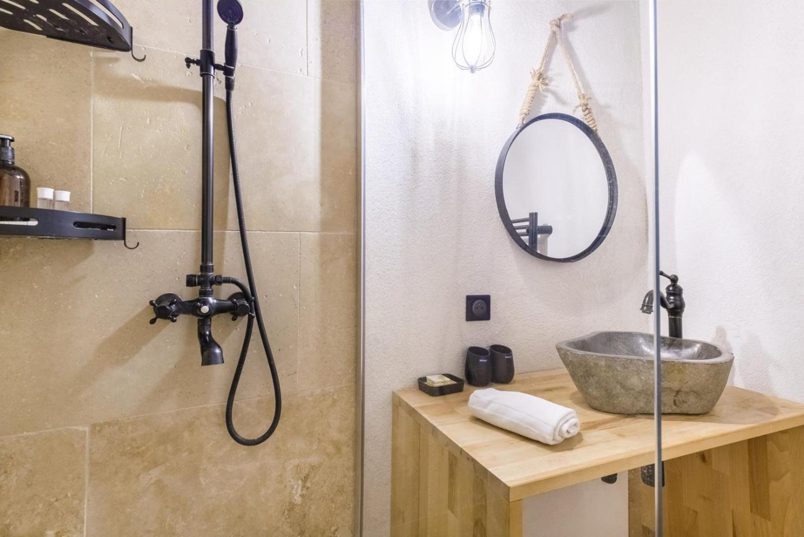 Charmant Appartement - Saint Paul De Vence Village Exteriör bild